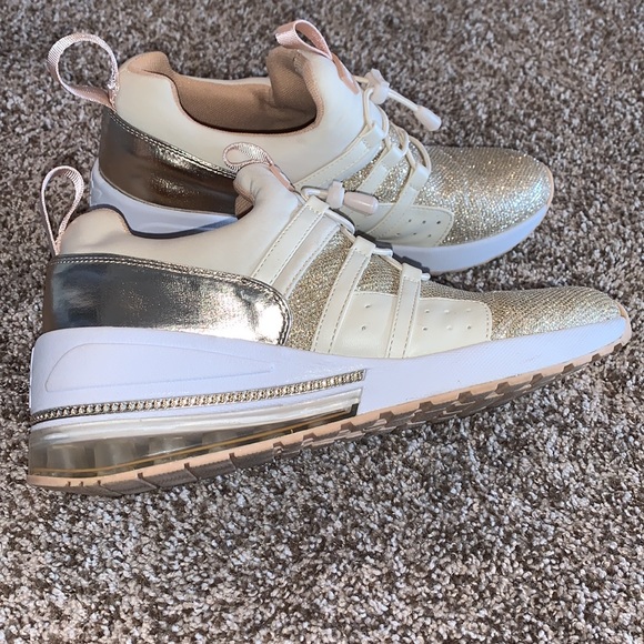 BCBGeneration Slip-On Sneakers - Waldi - Picture 6 of 10